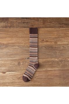 Material : Algodão Cottagecore Clothes, Clothes Outfits, Striped Socks, Caramel Color, Knee Socks, Cotton Socks, Color Khaki, Ethnic Fashion, Red Fashion