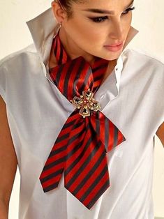 Women Neck Tie, Women Necktie, Tie Ideas, Creative Clothes, Tie For Women, Ways To Wear A Scarf, Tie Women