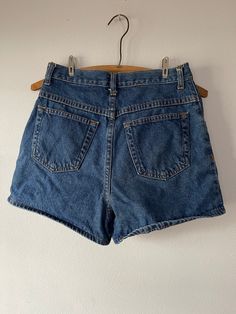 Vintage 80s high waisted denim shorts by Newport News. Tag size 8.  Waist = 13 Hips= 17.5 Length = 14 Cheap Vintage Blue Jean Shorts, Affordable Vintage Mid-rise Jean Shorts, 80s Clothes Women, Denim Shorts Aesthetic, Ahs Clothes, Summer Glowup, Mr Frog, 80s Clothes, Plum Sweater