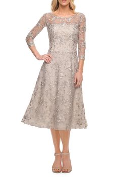 Mother In Law Wedding Dress, Dress Fall 2023, Mother Of The Bride Dresses Vintage, Lace Tea Length Dress, Mother In Law Wedding, Midi Dress Wedding, Leather Chair Living Room, Midi Dress Wedding Guest, Mother Of The Groom Dress