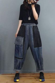 Accessory: No Overview: (1)Elastic Waist Fit &Sizing: Non- Stretchable #denim #momjeans #baggyjeans #straightlegs Boyfriend Pants Outfit, Black Jeans Ripped, Stone Wash Jeans, Boyfriend Jeans For Women, Shop Street, Mori Girl Fashion, Cropped Boyfriend Jeans, Diy Clothes Design, Big Pockets