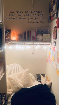 War Room Praying Space Home, Closet Altar Ideas, Bible Study Closet, Worship Room Ideas House, Bible Reading Nook, Closet Chill Space, Diy Prayer Room Ideas, Prayer Rooms In House, Bible Study Corner In Room