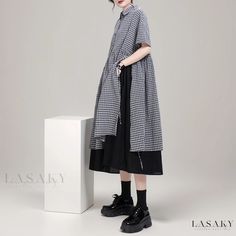 Lasaky - Irregular Geometric Patchwork Black Short-Sleeved Dress - A Stylish Addition to Your Wardrobe Irregular Skirt, Elegante Y Chic, Black Short Sleeve Dress, Patchwork Shorts, Basic Skirt, Dress Stylish, Mid Length Skirts, Skirt Skirt, Plaid Fashion