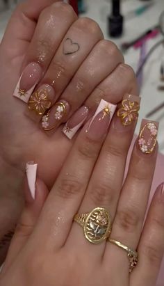 Fall Nail Inspo Long Square, Nails To Go With A Brown Dress, Y 2k Nails, Classy Sheek Nails, Brown Nails And Gold, Acrylic Nail Designs White And Gold, Navy Blue Gem Nails, Cute Red And Gold Nails, Short Gold And White Nails