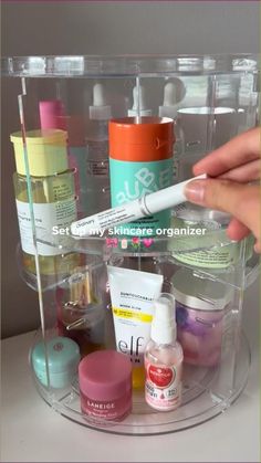 Skincare Organisation, Rotating Skincare Organiser for Skincare, Makeup, Makeup Organiser, Skincare Solutions, Good Skincare, Skin Care Routine, Skincare Tips, Skincare Aesthetic, Beauty Decor, Aesthetic Room Decor, Room Ideas (not my video) Skincare Organisation, Skincare Organiser, Organizing Videos, Skin Care List, Rangement Makeup, Clear Skin Care, Summer Skincare Routine, Skincare Korean, Room Organisation