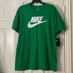 Nike Men’s Tee Shirt Size - M Style - Dr0515-374 Color - Apple Green *** Brand New Nike Air Shirt, Cross Country Shirts, Shirts Nike, Mens 90s, Nike Dri Fit Shorts, Dri Fit Shirt, Country Shirts, Red Nike, Nike Green