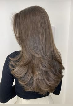 C Shape Haircut Long, 2 Layer Haircut Medium, Medium Length Hair With Layers And Face Framing, Rounded Long Layers, Braun Hair, Cascading Layers, Haircut 2023, Haircuts For Long Hair With Layers, Butterfly Cut