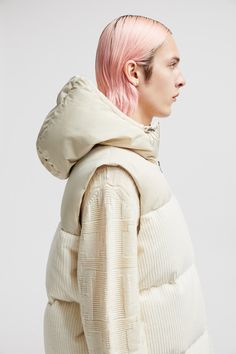 An exploration of brand DNA with a young, contemporary twist, the Bentu down vest is crafted from plush corduroy. The enveloping hood and yoke are crafted in a contrasting fabric, while nylon laqué lining adds the finishing touch. Winter's Tale, Vest White, Down Vest, Twist, Off White, For Men, Nike, Fabric, White