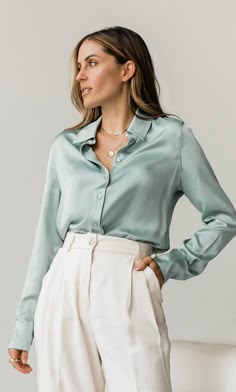 Sage Blouse Outfit, Light Green Blouse Outfit, Green Silk Blouse Outfit, Silk Blouse Outfit, Satin Bluse, Work Fits, Looks Street Style, Luxury Silk, Satin Shirt