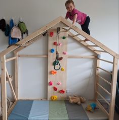 Diy Montessori Gym, Diy Climbing Wall For Kids Indoor, Gross Motor Room Indoor, Kids Gym Room Indoor Play, Diy Indoor Climbing Wall, Indoor Play Gym For Kids, Gross Motor Playroom, Indoor Playroom Ideas, Kids Gym Room