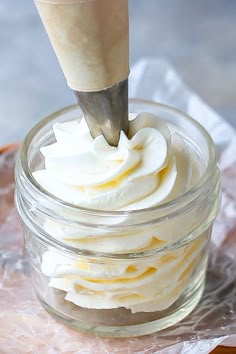 Diy Whipped Cream, Marshmallow Frosting Recipes, Whipped Cream Frosting Recipe, Best Royal Icing Recipe, Homemade Whipped Cream Recipe, Meringue Frosting, Whipped Cream Recipe, Marshmallow Frosting, Recipes With Whipping Cream