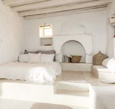 Greece Homes, Loft Interior, White Bedroom, Dream Home Design, Puglia, 인테리어 디자인, House Inspo, House Inspiration