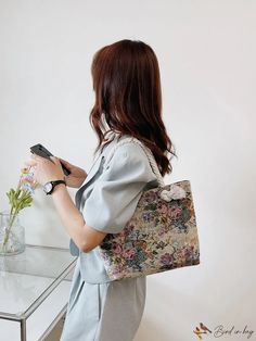 BirdinBag - Chic Floral Shoulder Tote - Trendy Design for Stylish Fashionistas Plant Bags, Inch Bag, Bags Tote, Bag Style, Shoulder Tote Bag, Shoulder Tote, Womens Tote Bags, Fashion Bags, 20 Cm