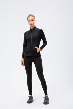 77% Nylon. 23% Spandex Soft. comfortable. skin friendly 4-way stretch. breathable and sweat-wicking Featuring a pocket on both sides for storing your essentials. Perfect for both sports activities and daily life