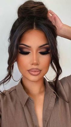 Natural Black Smokey Eye Makeup, Glamour Makeup For Brown Eyes, Makeup Ideas For Photoshoot, Party Hairstyles For Long Hair Night, Sultry Makeup, Prom Eye Makeup