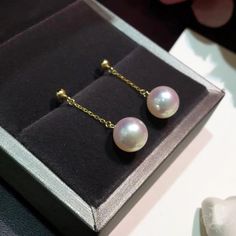 Some refer to the Akoya pearl as the 'icon' of cultured pearls. These beautiful and classic White Hanadama Akoya pearl earring is a staple of exquisite pearl earring and is sure to be a favorite of yours for years to come. Please contact us if you have any questions, remember to mention the product name in your email. Product Information Origin Japan Material Akoya Pearl and 18k Gold Dimensions Height Approx. 6.5cm Pearl Shaped: Round Size: 7-7.5 and 8-8.5mm Quality: AAA Nacre: Very Thick Color: Yellow Gold Akoya Pearl Pear Earrings, Luxury Akoya Pearl Earrings With High Luster, Timeless Akoya Pearl Earrings In Yellow Gold, Yellow Gold Akoya Pearl Dangle Earrings, Timeless Yellow Gold Akoya Pearl Earrings, Luxury Round Pearl Drop Earrings, Luxury Pearl White Dangle Pearl Earrings, Formal Akoya Pearl Earrings With High Luster, Luxury Pearl Earrings With Pearl Charm