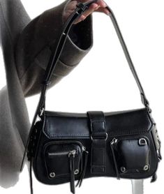 Trendy Shoulder Baguette Bag With Pockets, Trendy Baguette Shoulder Bag With Pockets, Casual Black Baguette Bag With Detachable Strap, Trendy Rectangular Baguette Bag With Zipper Pocket, Everyday Black Baguette Bag With Zipper Pocket, Rectangular Baguette Bag With Pockets For Travel, Hand Bag Aesthetic, Elegant Punk, Black Hand Bag