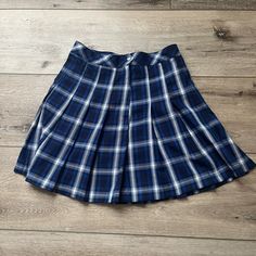 Size 4 Hollister Blue Pleated Skirt New With Tags Casual Blue Full Pleated Skirt, Blue Pleated Full Skirt, Blue Pleated Flared Mini Skirt, Summer School Uniform Blue Skort, Blue School Uniform Pleated Skirt For Spring, Blue School Uniform Skort For Summer, Casual Blue Pleated Skirt, Blue Pleated Short Mini Skirt, Blue Relaxed Fit Lined Pleated Skirt