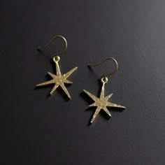 Shooting star earrings Celestial Fashion, Earring Star, Wire Star, Kite Earrings, B Day Gifts, Silversmithing Jewelry, Celestial Magic, Classy Earrings, Metalsmithing Jewelry