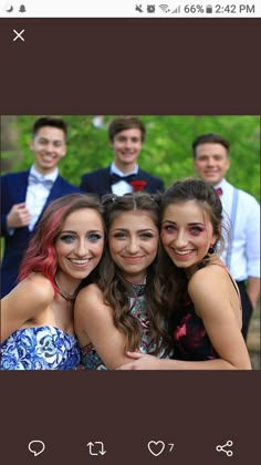 Prom Picture Ideas For Groups, Prom Photo Ideas Group Poses, Prom Poses Group Shots, Group Prom Photo Ideas, Prom Photoshoot Ideas Group, Prom Photo Poses Friends, Homecoming Pictures Group, Funny Prom Photo Ideas