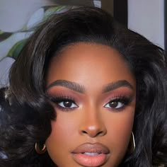 Smokey Dramatic Eye Makeup, Classic Makeup Looks Black Women, Black Celebrity Makeup Looks, Very Dark Skin Makeup, Beautiful Makeup Black Women, Dark Skinned Makeup Looks, Woc Makeup Looks, All Black Makeup Looks, Sultry Makeup For Black Women