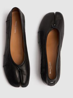 Find MAISON MARGIELA 30mm Tabi Leather Pumps on Editorialist. 30mm Heel. Leather upper. Slip on. Tabi toe. Leather sole Tabi Shoes Margiela, Shoes Trend 2024, Tabis Margiela, Tabi Shoes Outfit, Tabi Heels, Tabi Flats, Shoe Styling, Maison Margiela Tabi, Tabi Shoes