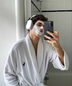 Friday Self Care, Grayson Aesthetic, Take Care Of Your Skin, To Be Known, Airpods Max, Smelling Good, 10th Grade