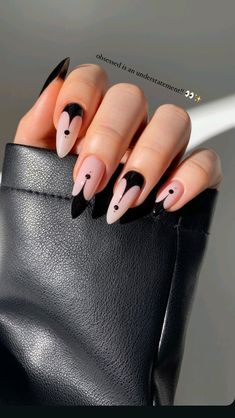 Unghie Nail Art, Witchy Nails, Gothic Nails, Edgy Nails, Goth Nails, Lines On Nails, Classy Acrylic Nails, Almond Nails Designs, Minimalist Nails