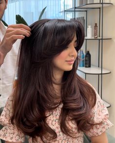 Long Hair With Bangs Hairstyles, Chocolate Auburn Hair, Hair With Bangs Hairstyles, Hairstyle Bangs, Long Haircuts With Bangs, Curtain Bangs Face Framing, Long Hair Highlights, Bangs Face Framing, Long Haircut