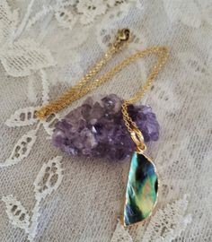 Whimsical Abalone Shell Stone Necklace Bumble Bee Necklace, Arrow Pendant, Blue Onyx, Crystal Healing Stones, Bee Necklace, Pinterest Group, Moonstone Pendant, Pretty Gift, Shell Pendant