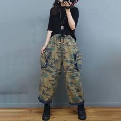 Cargo Pants Fashion, Wide Leg Shorts, Denim Pattern, Linen Bottoms, Fall Shorts, Chic Skirts, Dark Outfits, Camo Cargo Pants, Denim Patterns