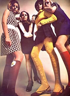 60s Tights, 1960s Photography, 60s Mod Fashion, 60’s Fashion, 1960 Fashion, Mod Look, Casual Attire For Women, Swinging 60s, 60s 70s Fashion