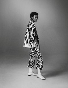 lesthetiquedelinventaire: “ Alicia Burke by David Sims for Vogue Paris May 2016 ” Alicia Burke, Amber Day, Fashion Black And White, Happy Fashion, Print And Pattern