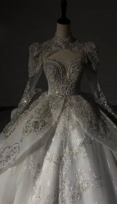 Bella 524 Dimond Castle, Castle Dresses, Luxury Wedding Gown, Oc Dress, Quinceanera Themes Dresses, Frocks And Gowns, Dress Train, Pretty Quinceanera Dresses, Royal Wedding Dress