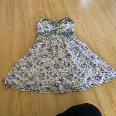 Kimchi Blue Floral Mini Strapless Dress Size Medium, Side Zip, Great Condition, Never Worn. Summer Beach Strapless Dress With Sweetheart Neckline, Summer Strapless Dress With Sweetheart Neckline For Beach, Spring Beach Strapless Lined Dress, Lined Strapless Beach Dress For Spring, Lined Strapless Dress For Beach In Spring, Strapless Sundress For Dress Down Occasions, Bohemian Strapless Floral Dress For Spring, Casual Strapless Sundress For Spring, Blue Floral Print Strapless Mini Dress