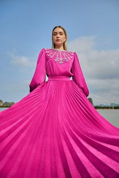 Combination Dresses, Dresses Xxl, Silk Maxi, Bishop Sleeve, Silk Maxi Dress, Design Clothes, Overall Design, Refined Style, 2024 Collection