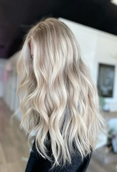 Blonde lived in hair Blonde Hair With Minimal Lowlights, Cool Toned Light Blonde Hair, Cold Platinum Blonde Hair, Icy Bright Blonde Hair, Root Tap Blonde Short Hair, Bright Blonde Lived In Hair, Balayage Creamy Blonde, Balayage Neutral Blonde, Icy Vanilla Blonde Hair