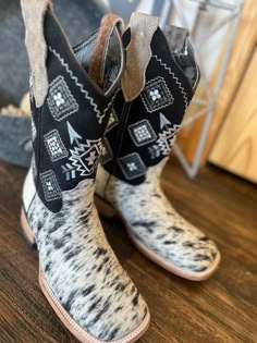 * Genuine hide * Cowhide varies for every pair. Please message us to see what's available in your size * These run a little on the small side Black Western Boots, Cute Cowgirl Boots, Short Cowboy Boots, Custom Cowboy Boots, Rodeo Boots, Boots Outfit Men, Cowgirl Accessories, Cute Cowgirl, Western Shoes