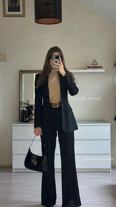 Job Dress For Women, Outfits For A Interview, Business Wear Women Aesthetic, Corporate Attire Women Aesthetic, Womens Formal Office Wear, Lawyer Business Casual, Formal Attire Women For Interview, Suits For Women Lawyers, Formal Suits Aesthetic