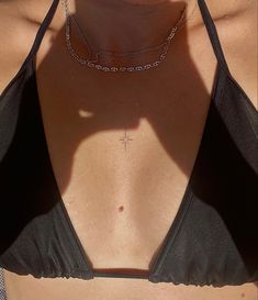 Sun Middle Chest Tattoo, Sun Underboob Tattoo, Sternum Sun Tattoo, Neck Shoulder Tattoo, Sun Sternum Tattoo, Star Chest Tattoo, Simple Sun Tattoo, Tattoo Sternum, Clavicle Tattoo