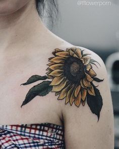 89 Flower Tattoos That Seem To Blossom On The Skin