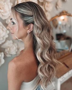 50 Pretty Beach Hairstyles for Long Hair Bride Hair One Side Pinned Back, Blonde Wedding Hair, Bridemaids Hairstyles, Summer Hairstyles For Long Hair, Side Swept Hairstyles, Guest Hair, Beach Hairstyles For Long Hair, Bridesmaid Hair Makeup