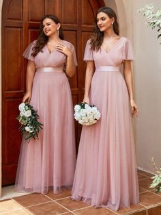 Shop Double V-Neck See-Through Long Sleeves Chiffon A-Line Evening Dress - Ever-Pretty US Midi Tulle Bridesmaid Dress, Romantic Bridesmaid Dresses, Short Sleeve Prom Dresses, Short Sleeve Bridesmaid Dress, डिजाइनर कपड़े, Long Sleeve Bridesmaid Dress, Bridesmaid Dresses Uk, Tulle Bridesmaid, Burgundy Background