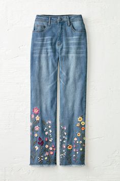 Wildflower Embroidered Cropped Jeans - Coldwater Creek Embroidery On Denim Jeans, Embroidered Jeans Outfit, Childhood Outfits, Jeans Patches, Jeans Embroidery, Small Sunflower, Denim Embroidery, Teacher Clothes, Hand Embroidery Videos