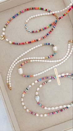 Jewelry Beads Ideas Aesthetic, Beads Jewellery Designs Ideas, Neackles Aesthetic, Accesorios Aesthetic Diy, Ideas De Collares Aesthetic, Jewerly Diy Ideas, Colares Aesthetic, Chokers Aesthetic, Summer Beaded Jewelry