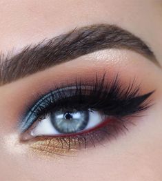 Blue And Gold Makeup Looks, Blue And Gold Makeup, Navy Makeup, Gold Makeup Looks, Shimmer Eye Makeup, Gold Eye Makeup, Prom Eye Makeup, Eye Makeup Looks