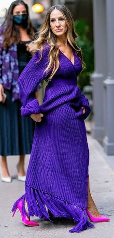 Purple Shoes Outfit, Pink Shoes Outfit, Purple Knit Dress, Hot Pink Shoes, Hot Pink Outfit, Carrie Bradshaw Outfits, Fashion Dictionary, Satin Pumps