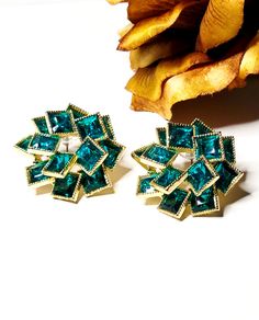 Teal green and gold earring studs with square shaped green rhinestones Trendy Green Crystal Earrings For Gift, Trendy Green Earrings For Evening, Chic Green Earrings For Gift, Glamorous Green Crystal Earrings, Gold Earring Studs, Large Stud Earrings, Teal Earrings, Green Jewelry, Earring Studs