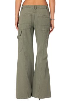 A more minimalist take on the utility trend, these nonstretch carpenter jeans feature a low-rise waist, wide flare legs and a cool earthy wash. Zip fly with button closure Front slant pockets; back patch pockets: cargo patch pockets 100% cotton Machine wash, dry flat Imported Visionary Fashion, Jeans Pacsun, Led Fashion, Carpenter Jeans, Jeans Online, Washed Denim, Low Rise Jeans, Back Patch, Denim Fabric