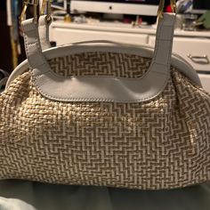 Brand New Without Tags. Kate Landry Shoulder Purse - Handbag. Tan And White Body Of 40% Cellulose-60% Jute With 100% Genuine Leather Trim. Gold Accents Add An Unexpected Contract To Natural Materials. Four Part Magnetic Top Closure. Beautiful Light Gray Interior. Inside Zip Pocket. Has A Few Glue Defects As Pictured. Measures Approximately 13” Across, 8” High, 3” Deep And A Strap Drop Of 8”. White Straw Bag With Top Carry Handle, Cream Straw Shoulder Bag With Detachable Handle, Everyday White Straw Bag With Top Carry Handle, White Straw Bag With Top Carry Handle For Everyday, White Satchel With Braided Handles For Travel, White Pouch Shoulder Bag With Top Carry Handle, Elegant White Straw Bag With Top Carry Handle, Beige Satchel Straw Bag With Gold-tone Hardware, White Crossbody Straw Bag With Braided Handles